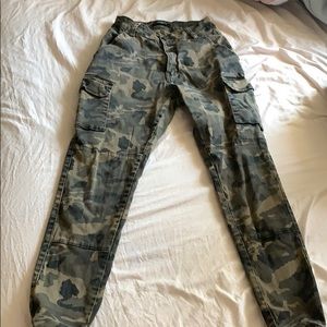 Cameo pants hug ankles